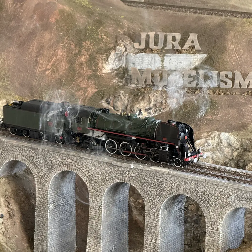 Locomotive à vapeur 141.R.1244 - Trix 25141 - HO 1/87 - SNCF - Ep VI - Digital sound fumigène - 2R - 14