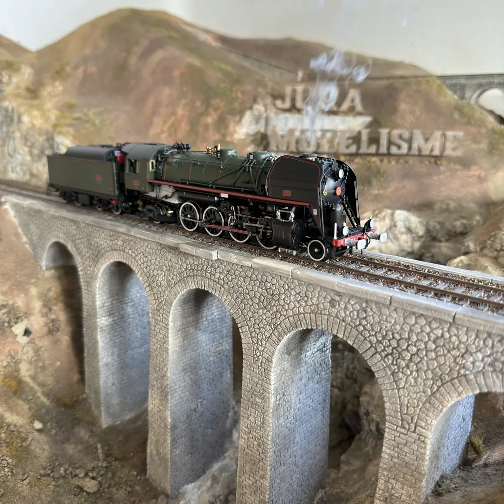 Locomotive à vapeur 141.R.1244 - Trix 25141 - HO 1/87 - SNCF - Ep VI - Digital sound fumigène - 2R - 23