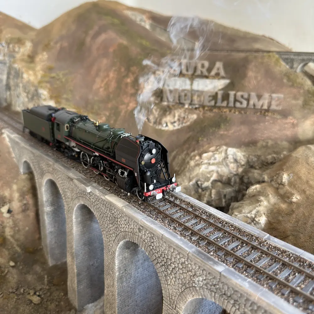 Locomotive à vapeur 141.R.1244 - Trix 25141 - HO 1/87 - SNCF - Ep VI - Digital sound fumigène - 2R - 24