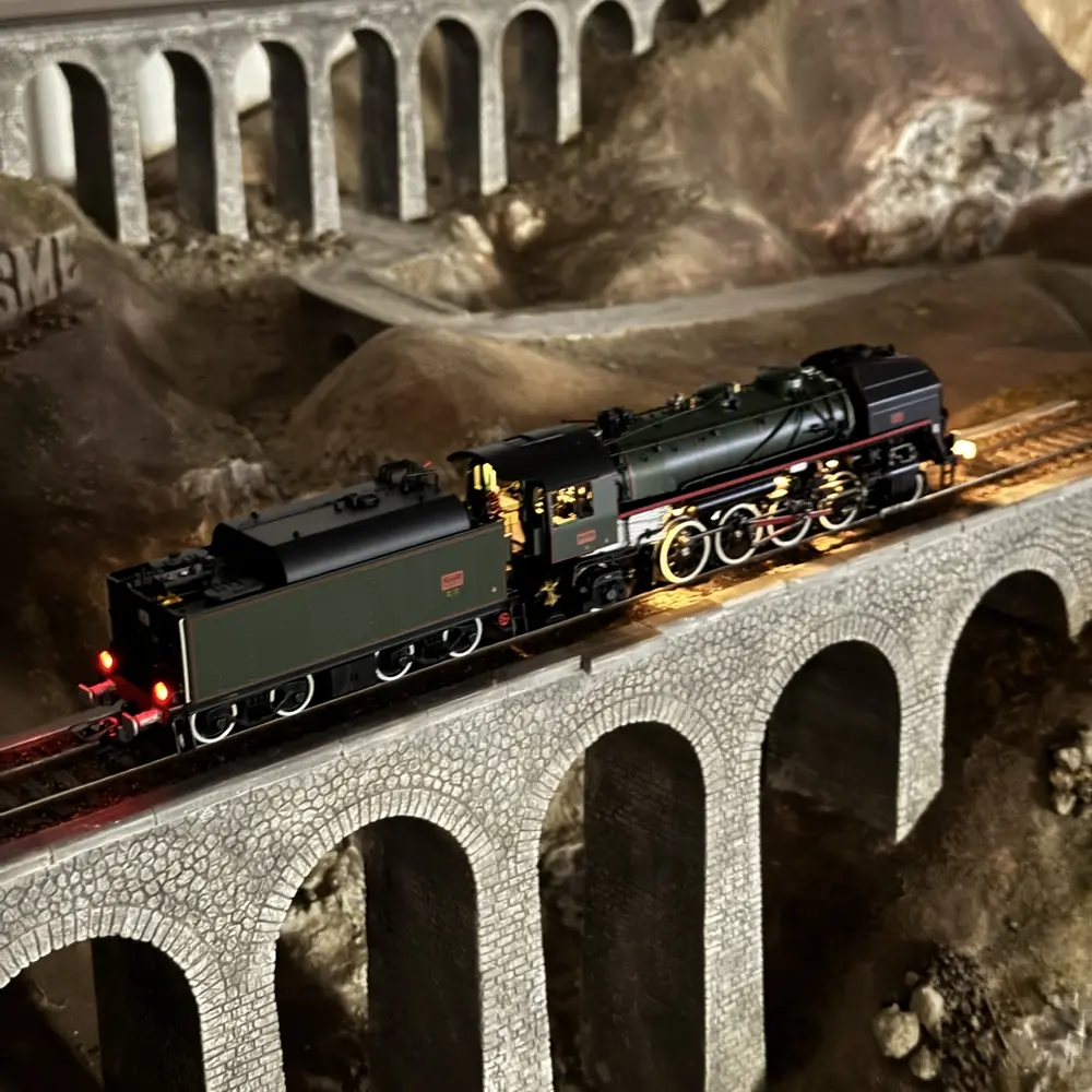 Locomotive à vapeur 141.R.1244 - Trix 25141 - HO 1/87 - SNCF - Ep VI - Digital sound fumigène - 2R - 8