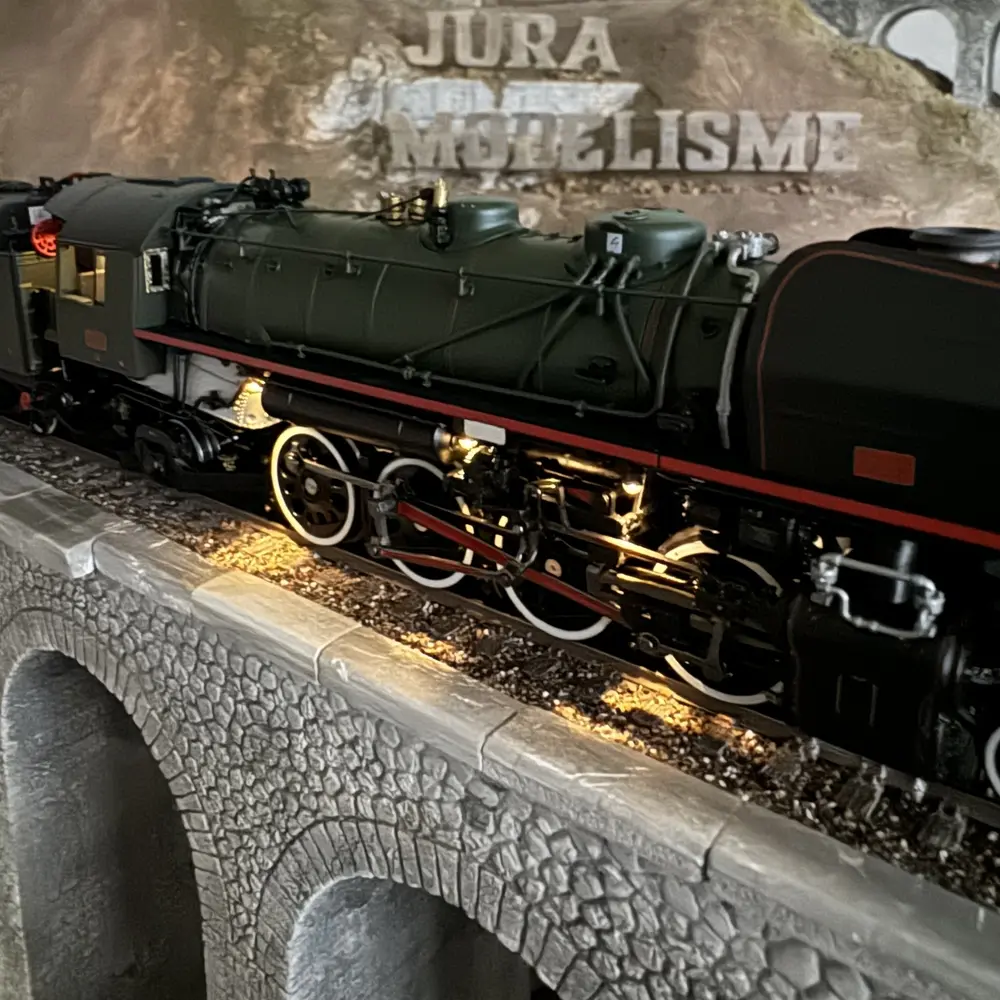 Locomotive à vapeur 141.R.1244 - Trix 25141 - HO 1/87 - SNCF - Ep VI - Digital sound fumigène - 2R - 10