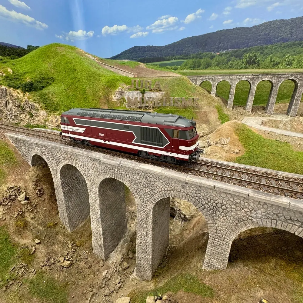 Locomotive diesel BB 67613 Capitole CMR - Ree Modèles MB243S - HO 1/87 - SNCF - Ep VI - Digital sound fumigène - 2R - 5