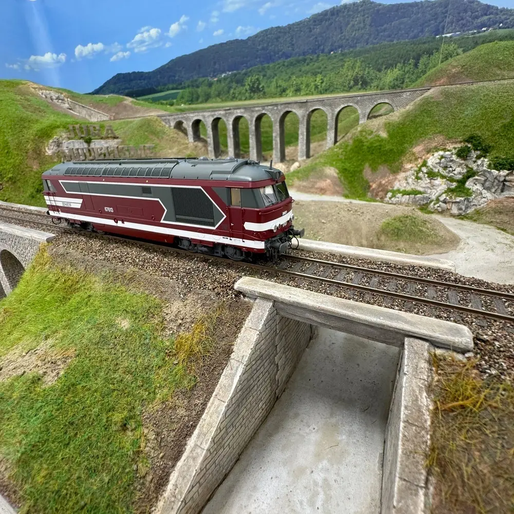 Locomotive diesel BB 67613 Capitole CMR - Ree Modèles MB243S - HO 1/87 - SNCF - Ep VI - Digital sound fumigène - 2R - 6