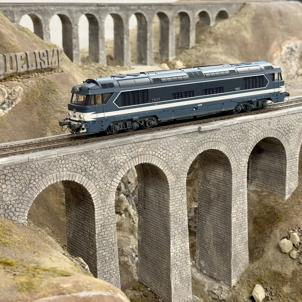 Locomotive diesel CC 70001 - Ree Modèles CC70001S - HO 1/87 - SNCF - Ep III - Digital sound fumigène - 2R - 9