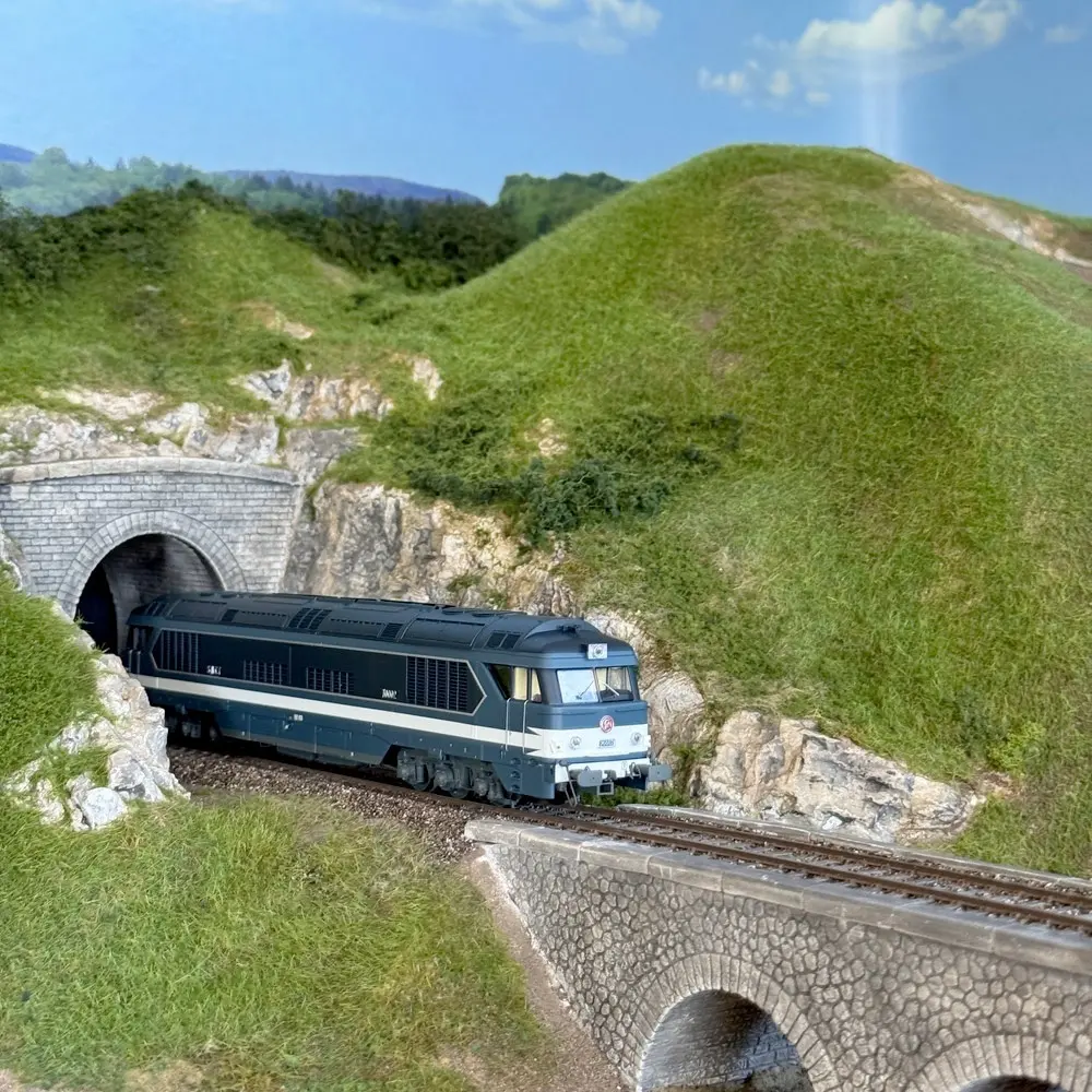 Locomotive diesel CC 70002 - Ree Modèles CC70002S - HO 1/87 - SNCF - Ep III - Digital sound + fumée - 2R - 6