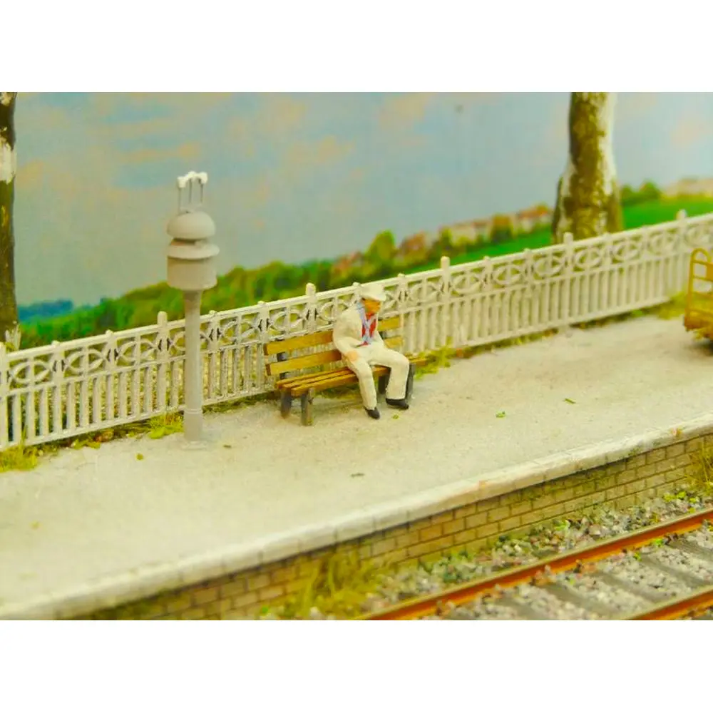 Lot de 10 bancs - Bois Modélisme 111001 - HO 1/87