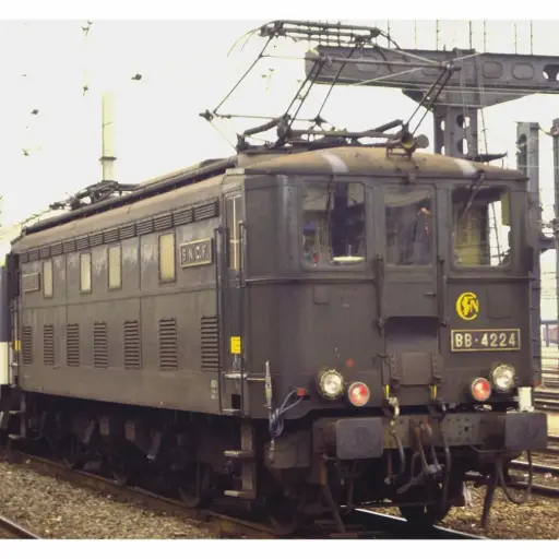 [PI97434] Locomotive électrique BB 4200 été (volets ouverts) - Piko 97434 - HO 1/87 - SNCF - Ep IV - Digital sound - 2R